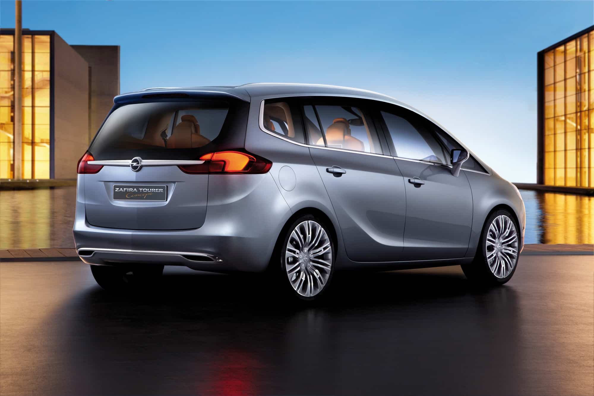 https://www.voiture-familiale.net/files/2012/05/VauxhallOpel-Zafira-Tourer-Concept-10.jpg